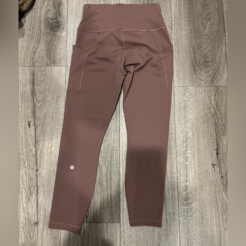 Lululemon wunder train HR leggings with pockets 25” size 8